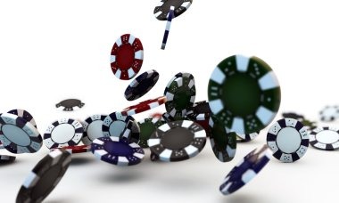 Struktur tier loyalitas pathfinder menampilkan manfaat progresif dari Bronze hingga VIP dengan bonus mingguan dan akses fitur eksklusif